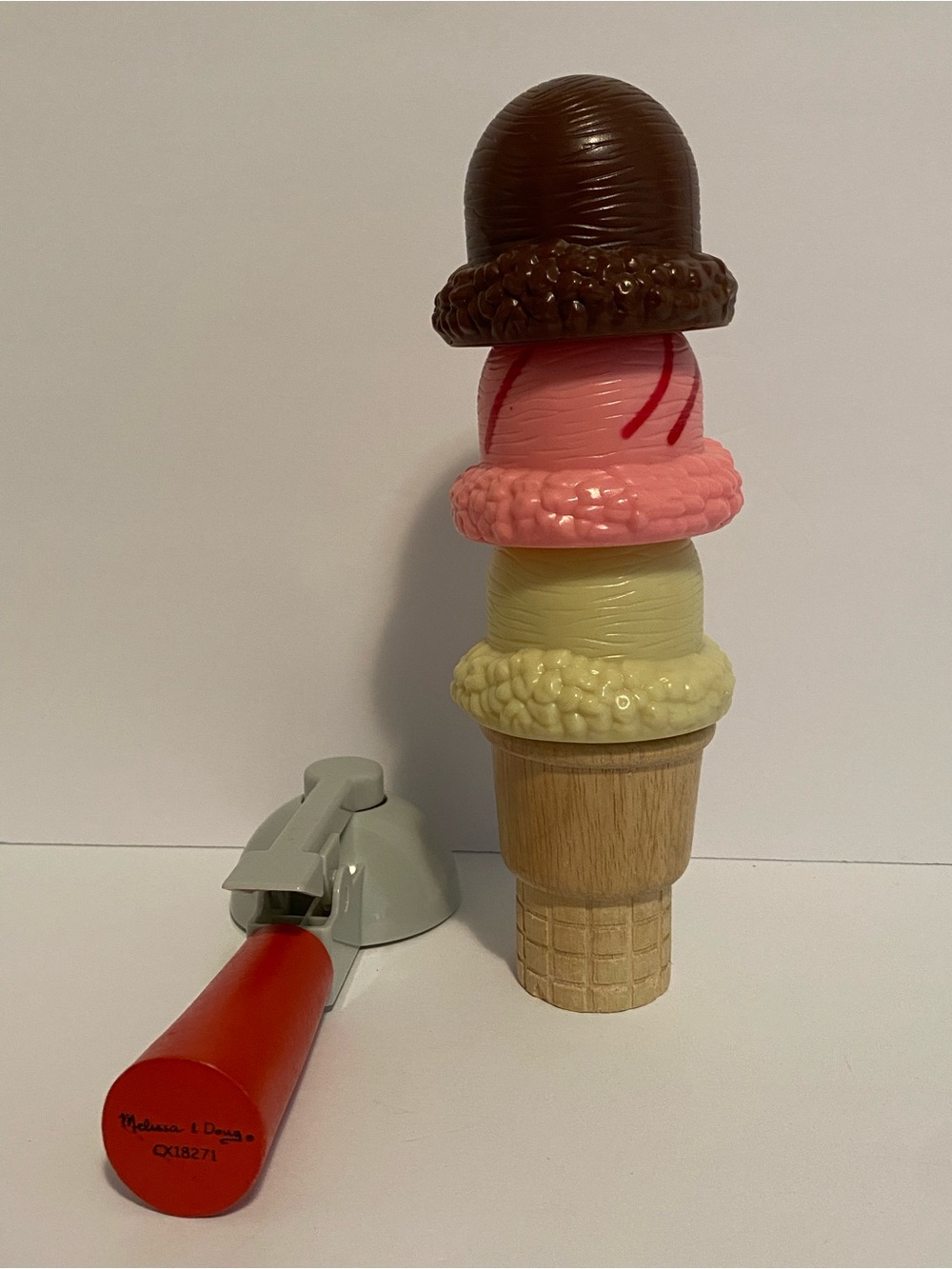 Melissa & Doug Wooden Ice Cream Lot w Magnetic Scoop Cone Play Food Play Kitchen - Picture 2 of 4